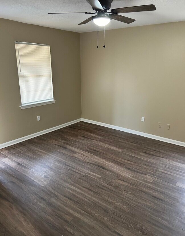 Foto del edificio - 3396 Outlet Rd