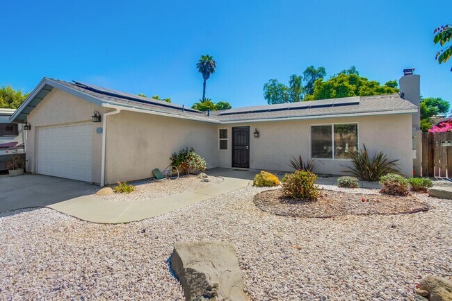 Foto del edificio - Beautiful 3 Bedroom + Den Home in the Foot...