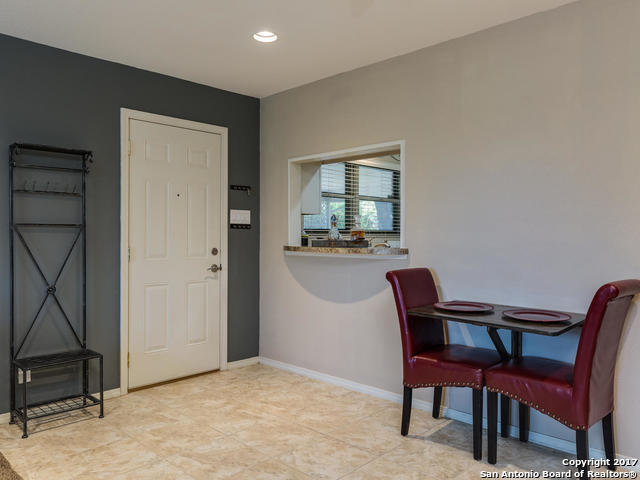 Building Photo - 802 Tamworth Dr