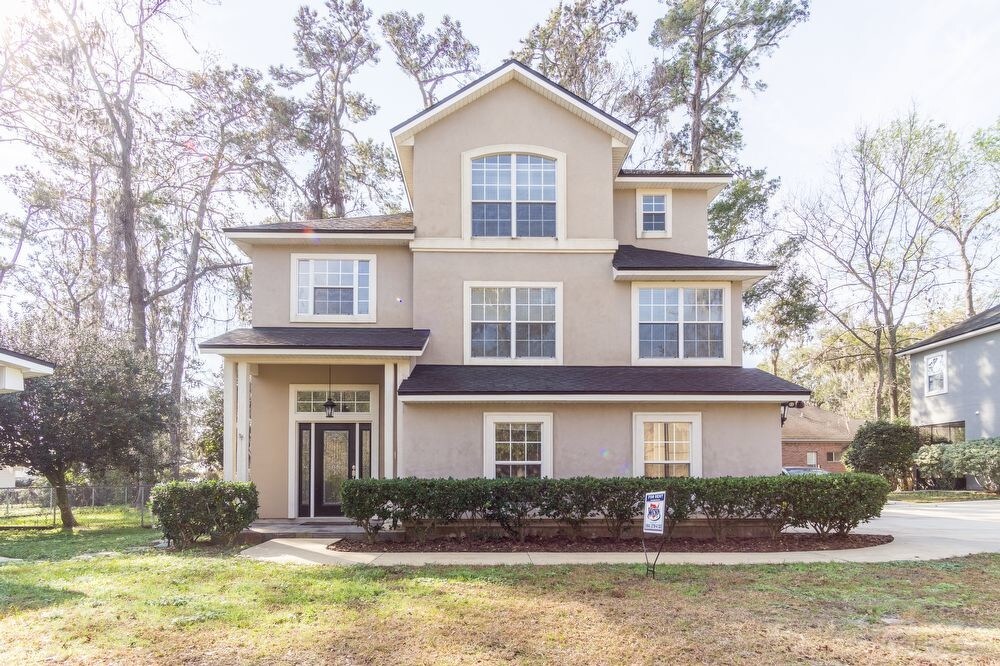 Foto principal - 3861 Eldridge Ave