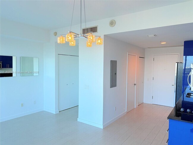 Foto del edificio - 60 SW 13th St