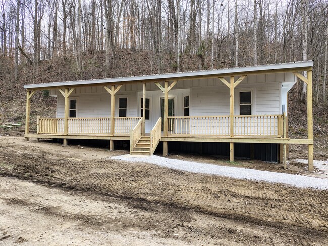 Building Photo - 375 Ester Spur Rd