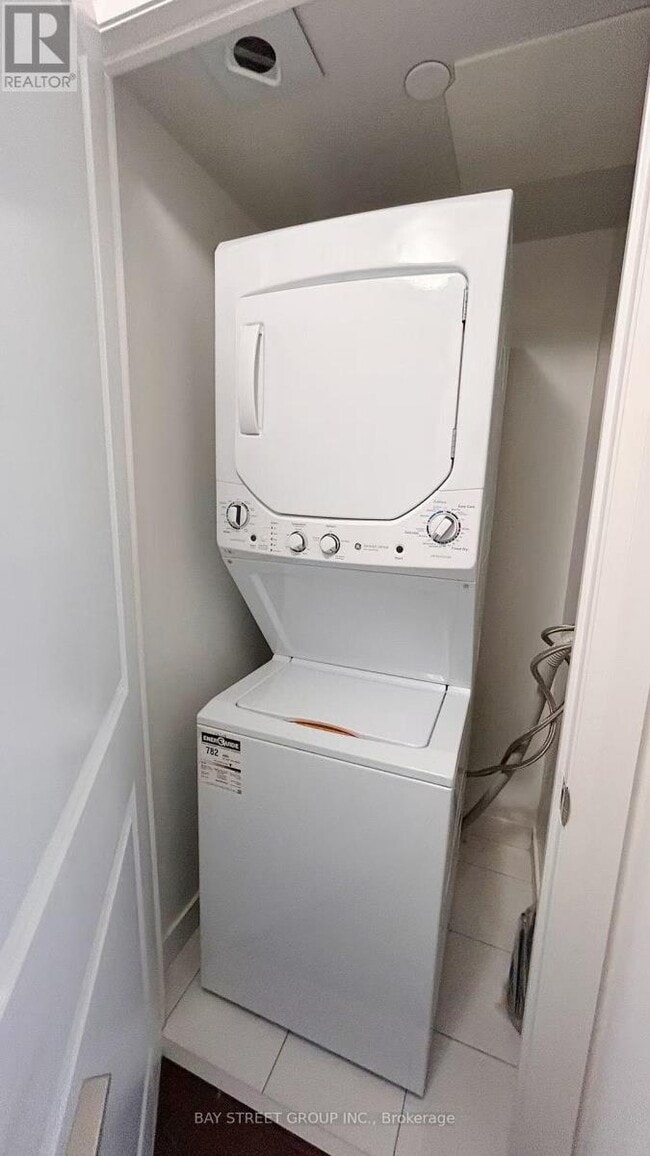 Photo du bâtiment - 20 Meadowglen Pl