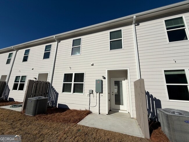 Foto del edificio - 15 Silverbell Ln NW