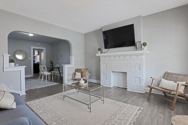 Foto del edificio - 1123-1125 Wilson Ave - 1125 Wilson Ave