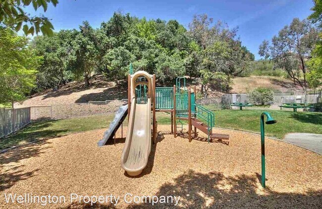 Building Photo - 2 br, 2 bath House - 630 Canyon Oaks Dr. #D