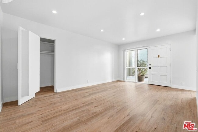 Foto del edificio - 612 Huntley Dr