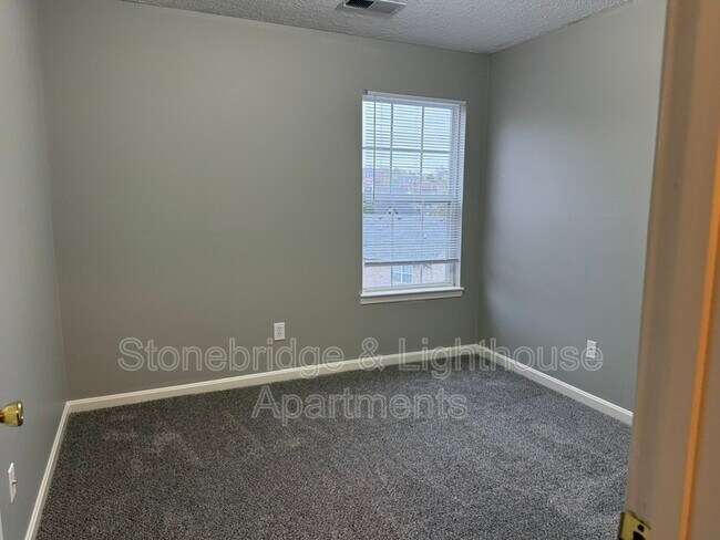 Foto del edificio - 2804 Coyote Ct