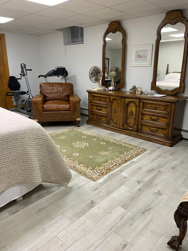 bedroom - 44 Rossmere St