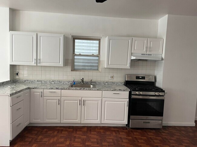 Foto del edificio - 188 Zabriskie St