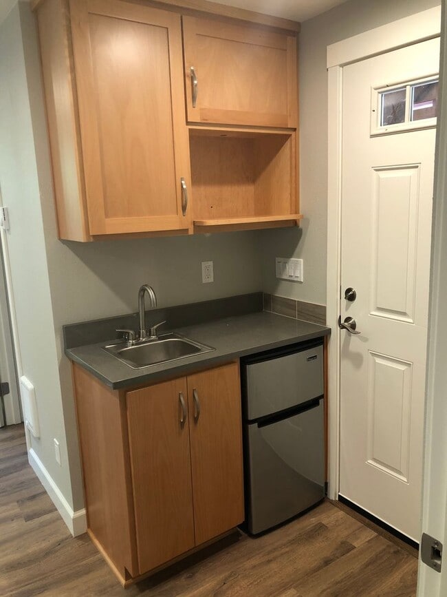 Foto del edificio - Studio apartment in the Thurston Hills!