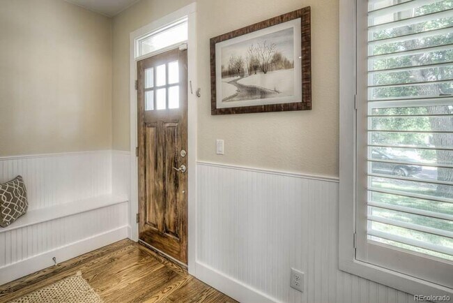 Building Photo - Beautiful 2 Bed/1.5 Bath Home in the Highl...