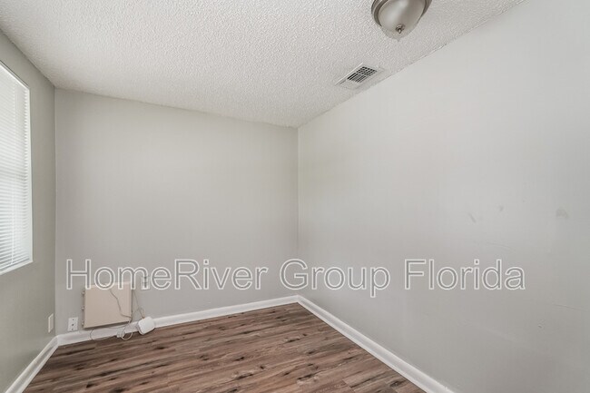 Building Photo - 3011 Star St