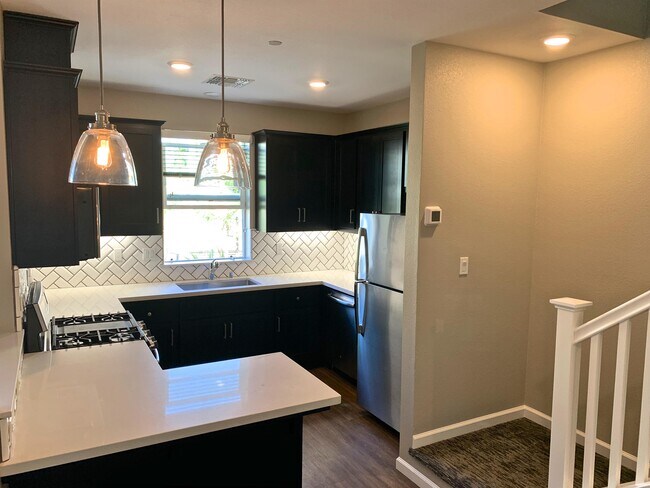 Building Photo - 446 Blythewood Pl