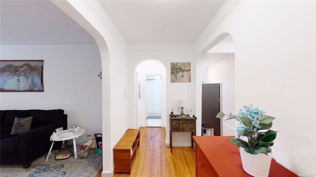 Foto del edificio - 110-31 73rd Rd