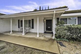 Building Photo - 17052 Bernardo Oaks Dr