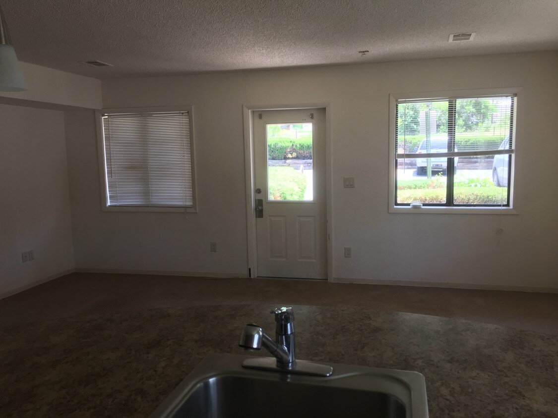 902 Taugenbaugh Blvd Unit 101, Rifle, CO 81650 Apartments in Rifle