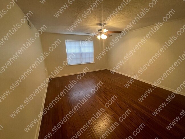 Building Photo - 441 Harding Pl