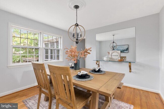 Foto del edificio - 4212 Wilton Woods Ln