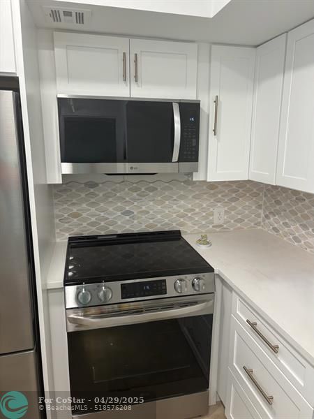 Foto del edificio - 3150 N Palm Aire Dr