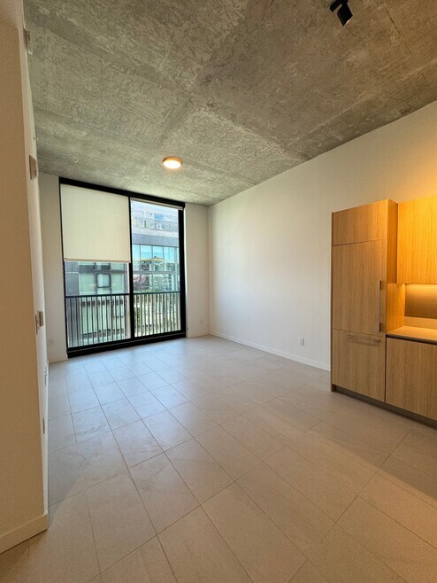 LIVING ROOM - 112 NW 31st St