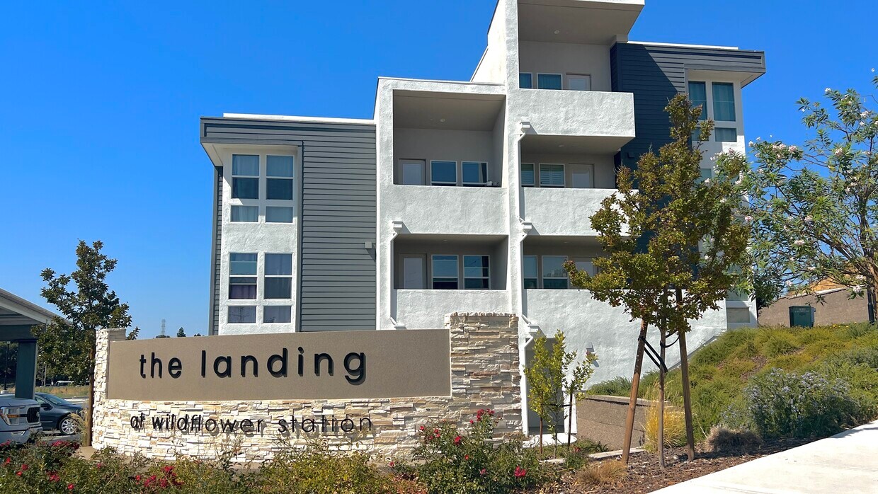 Foto principal - 2500 Wildflower Sta Pl