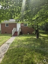 Building Photo - 202 Bingham St