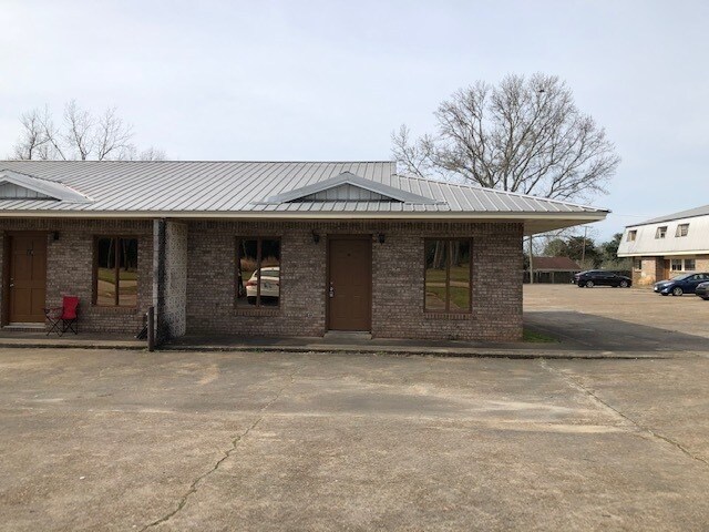 Primary Photo - 202 Plaza Dr