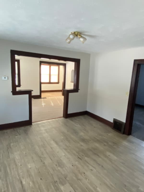 Building Photo - 910-919 9th Ave