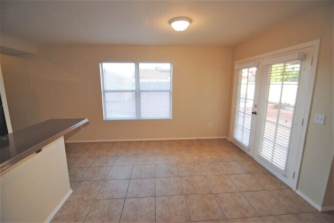 Foto del edificio - 11795 W Windrose Ave