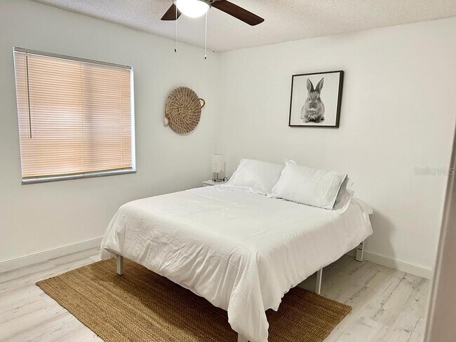 Foto del edificio - 2725 Tally Ho Ave