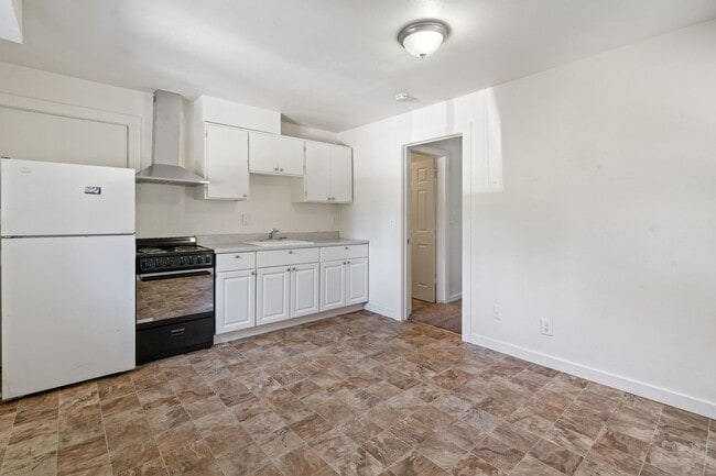 Photo - 1BR/1BA - NE Portland Apartment