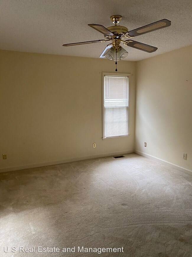 Building Photo - 700 S Parker Dr