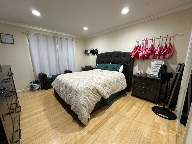 Foto del edificio - Bonus Room, Backyard Retreat, and More!