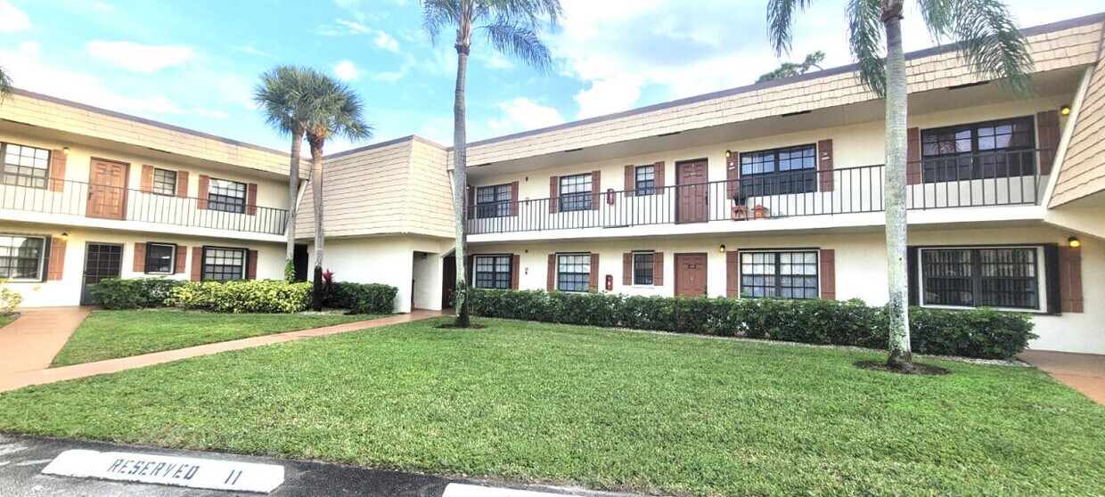 4121 Oak Terrace Dr, Greenacres, FL 33463 Condo for Rent in