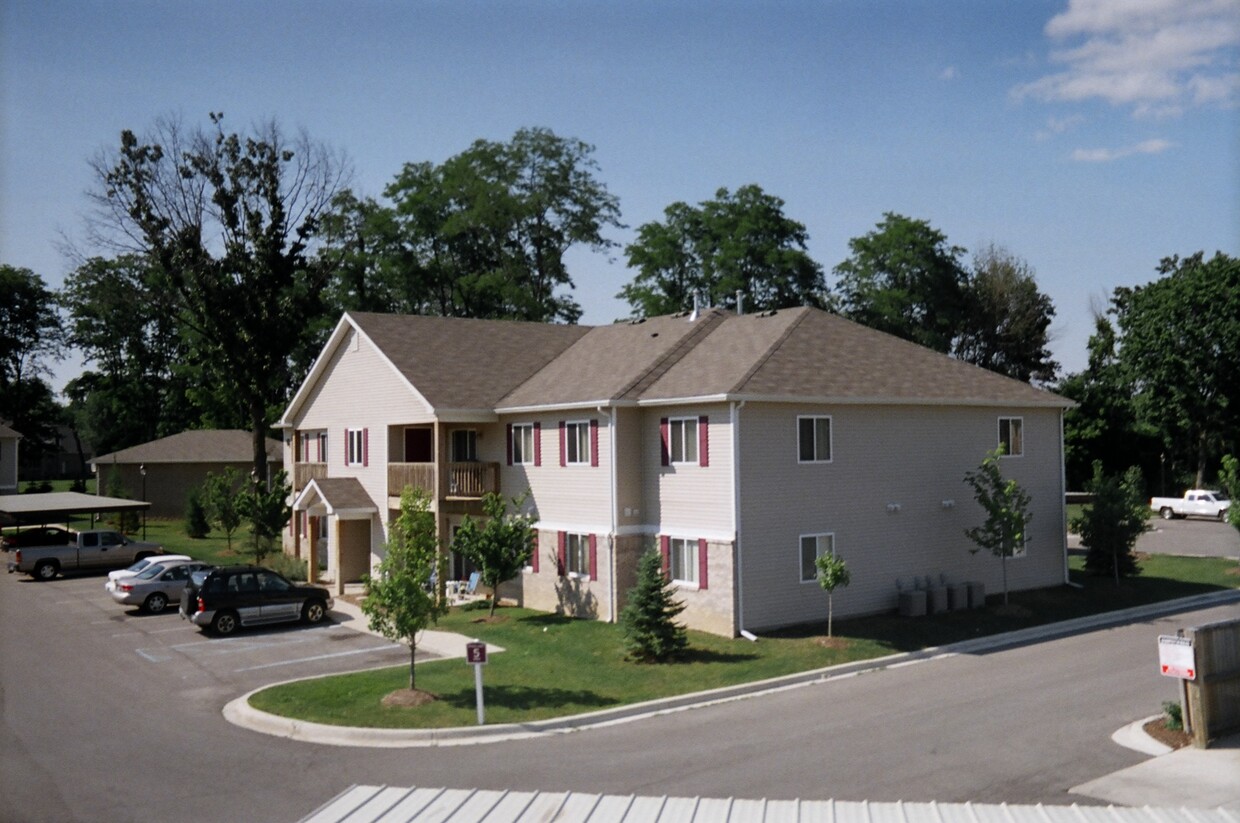 Foto principal - Whitmore Lake Apartments