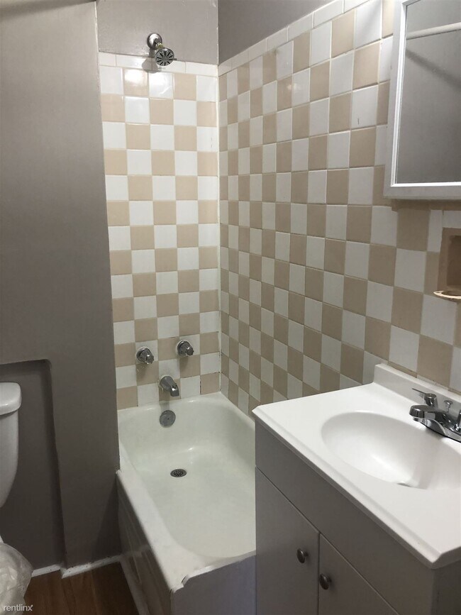 Foto del edificio - 2 br, 1 bath  - 200 Market St