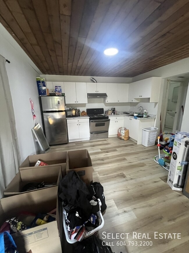 Building Photo - 13454 Crestview Dr