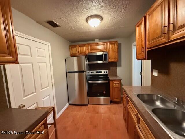 Building Photo - 415 S Robbins Ave