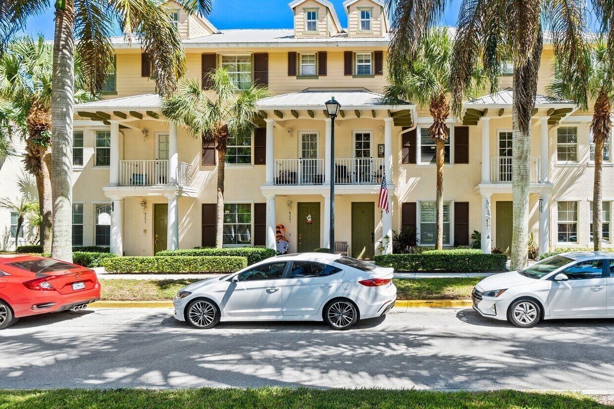 4265 E Main St, Jupiter, FL 33458 Townhouse for Rent in Jupiter, FL