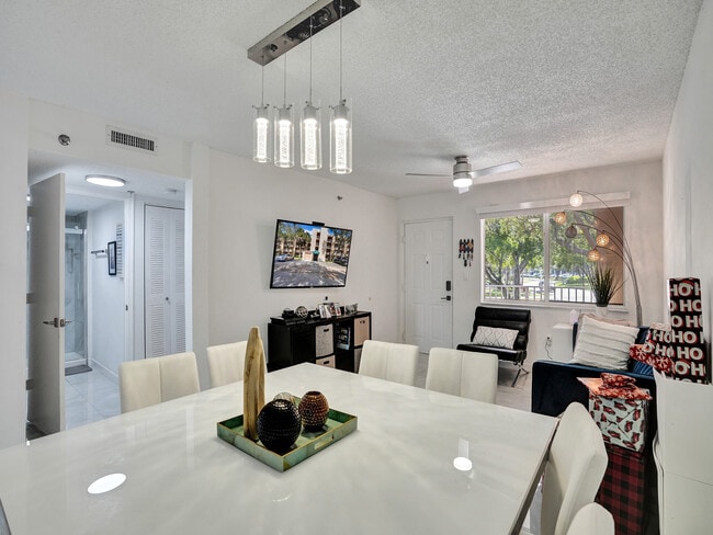 Foto del edificio - 9470 Tangerine Pl