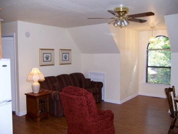 Building Photo - 485 Twin Oaks Rd