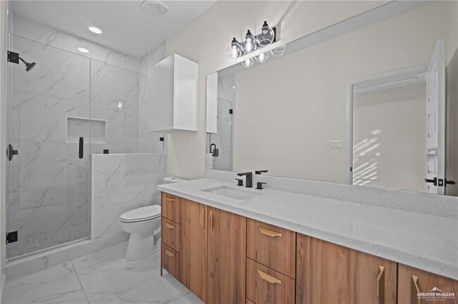 Building Photo - 11 E Viviana St