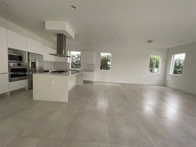 Foto del edificio - 9915 NW 75th St