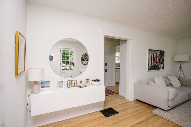 Building Photo - One of a kind house with on-site laundry, ...