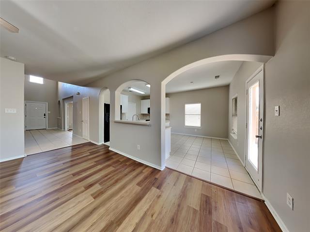 Building Photo - 226 Stanley Falls Dr