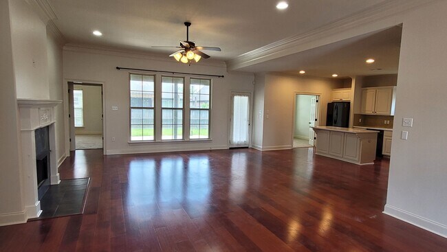 Building Photo - 4 Bedroom 3 full bath plus office in Lakes...