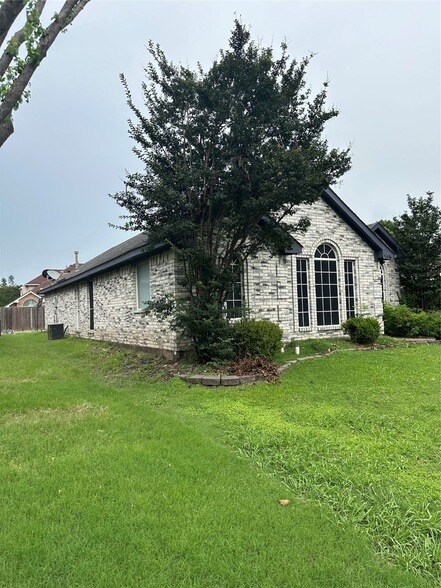 Foto del edificio - 2604 Crystal Falls Dr