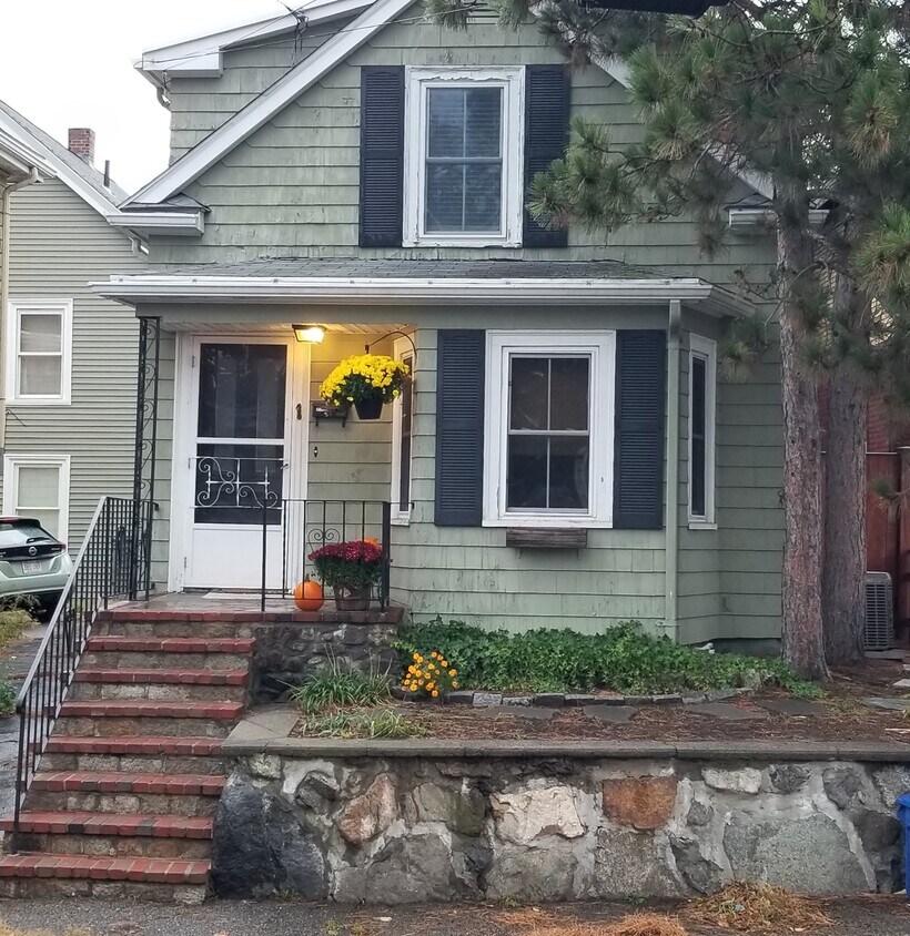 Primary Photo - 6 Fern St