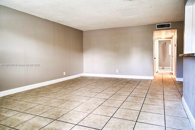 Foto del edificio - 4160 NW 21st St